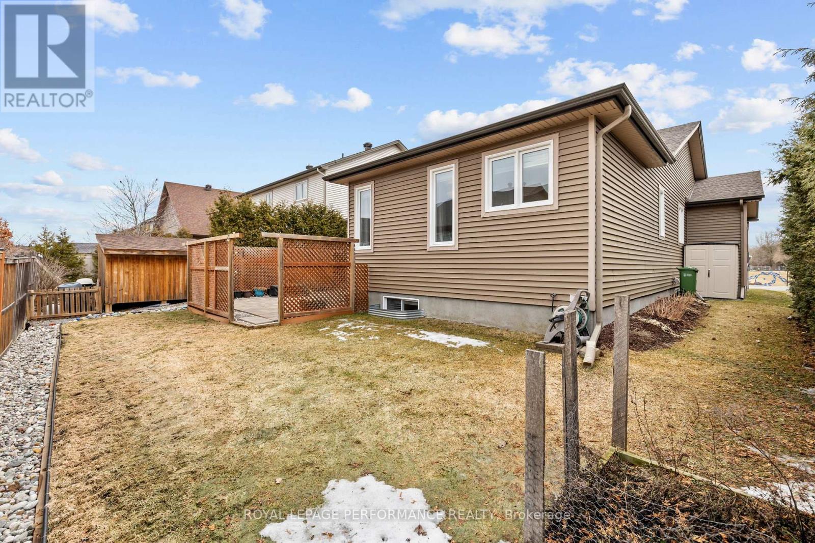 15 York Crossing Crossing, Russell, Ontario  K4R 0C4 - Photo 33 - X12953102