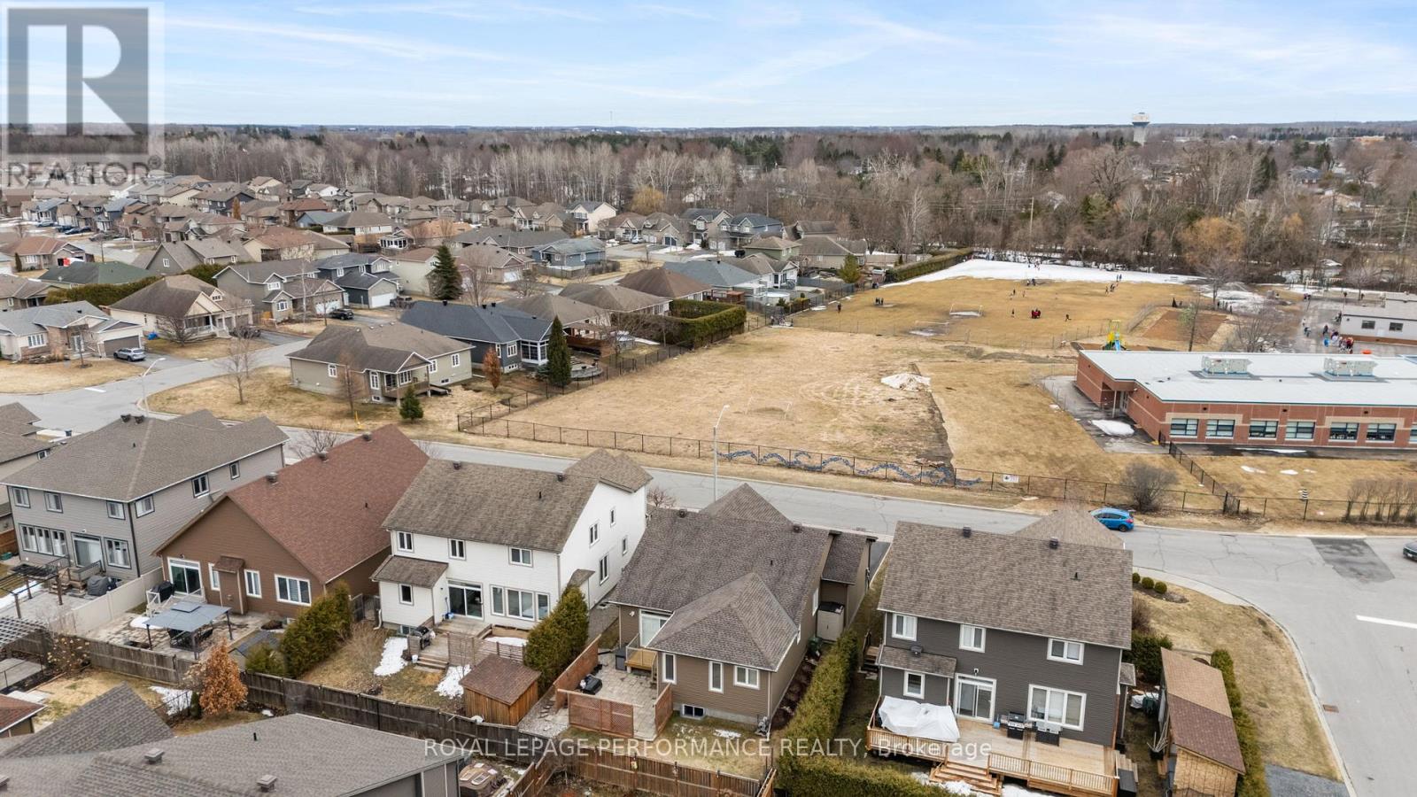 15 York Crossing Crossing, Russell, Ontario  K4R 0C4 - Photo 34 - X12953102