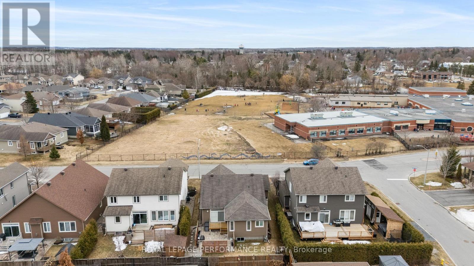 15 York Crossing Crossing, Russell, Ontario  K4R 0C4 - Photo 35 - X12953102