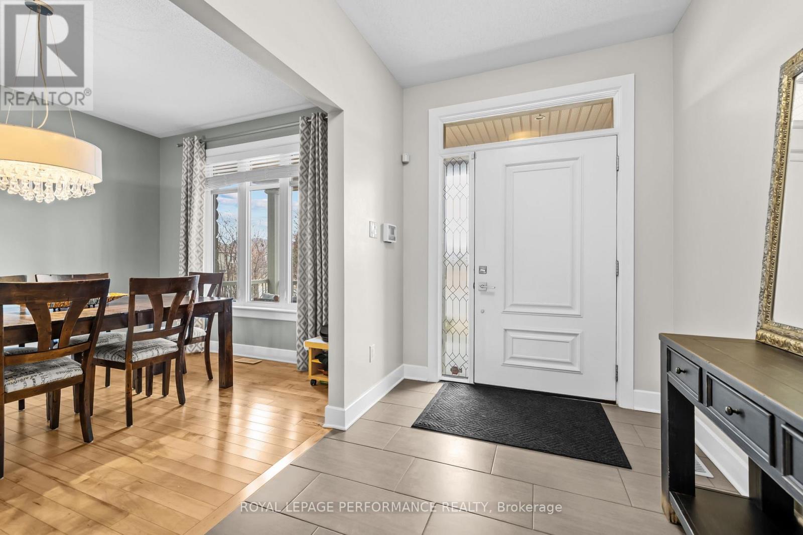 15 York Crossing Crossing, Russell, Ontario  K4R 0C4 - Photo 4 - X12953102