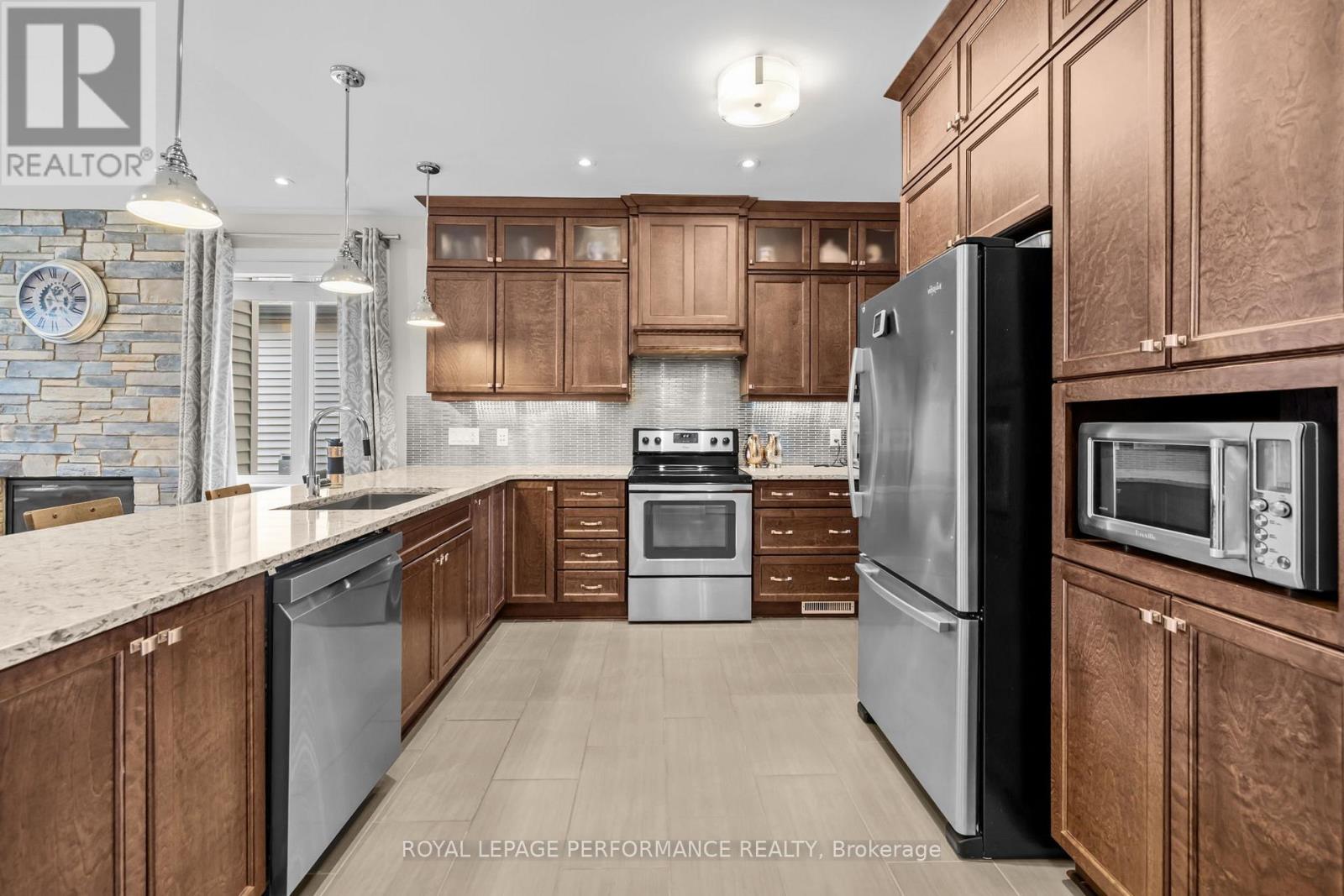 15 York Crossing Crossing, Russell, Ontario  K4R 0C4 - Photo 9 - X12953102