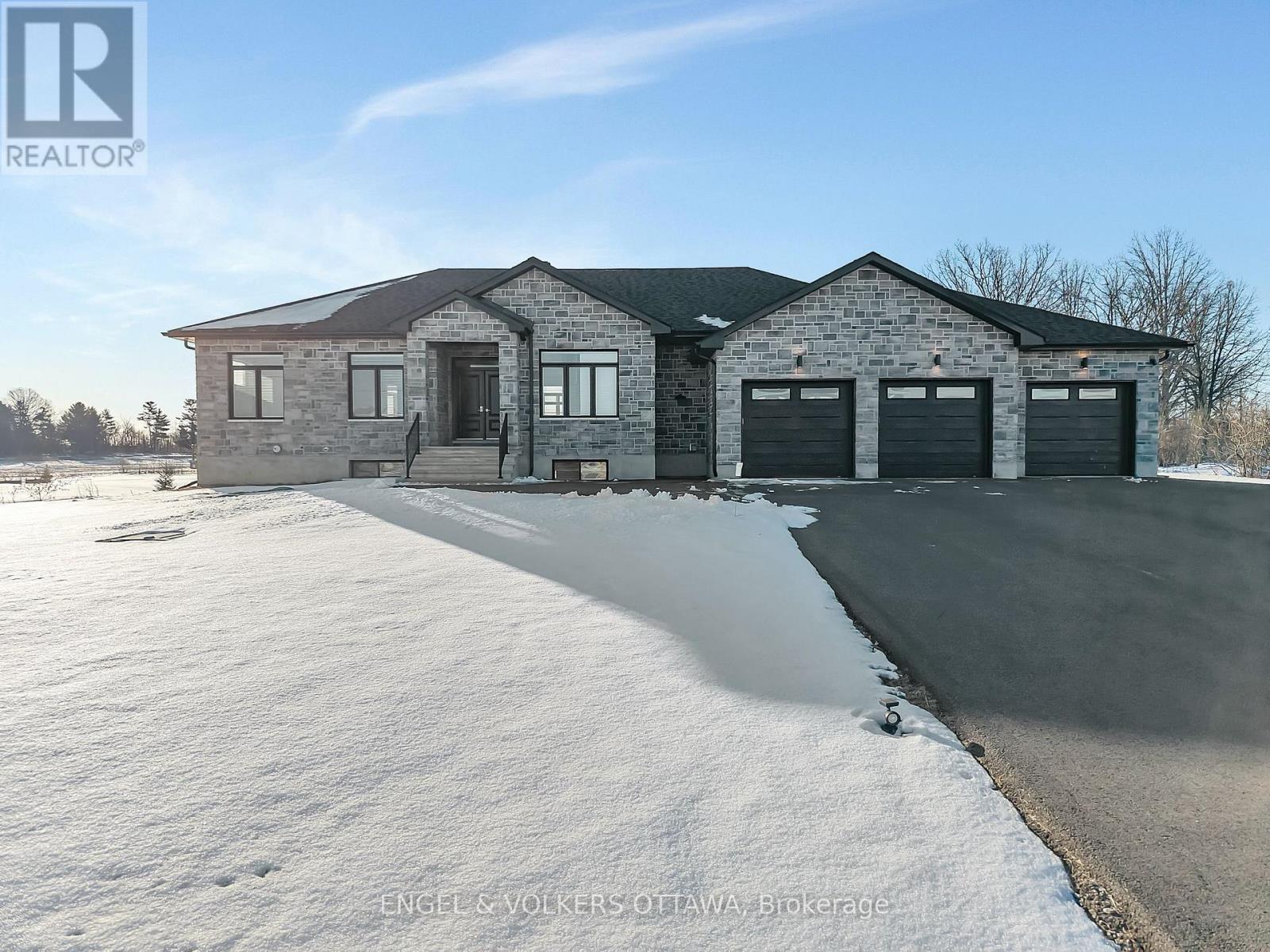 19 SYNERGY WAY, Ottawa, Ontario