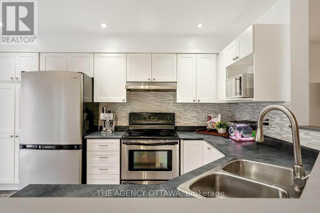 555 Aberfoyle Circle, Ottawa, Ontario  K2K 3R4 - Photo 14 - X12953264