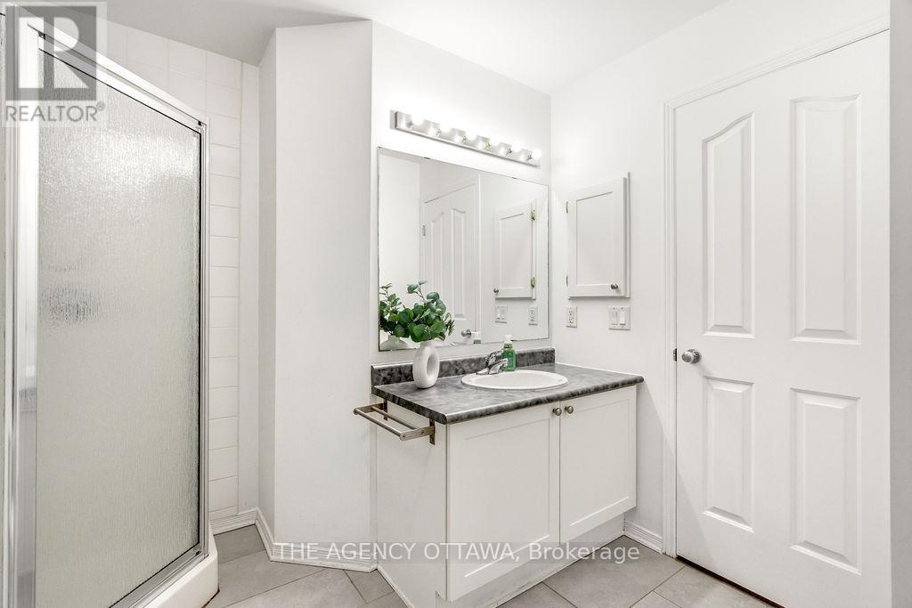555 Aberfoyle Circle, Ottawa, Ontario  K2K 3R4 - Photo 26 - X12953264