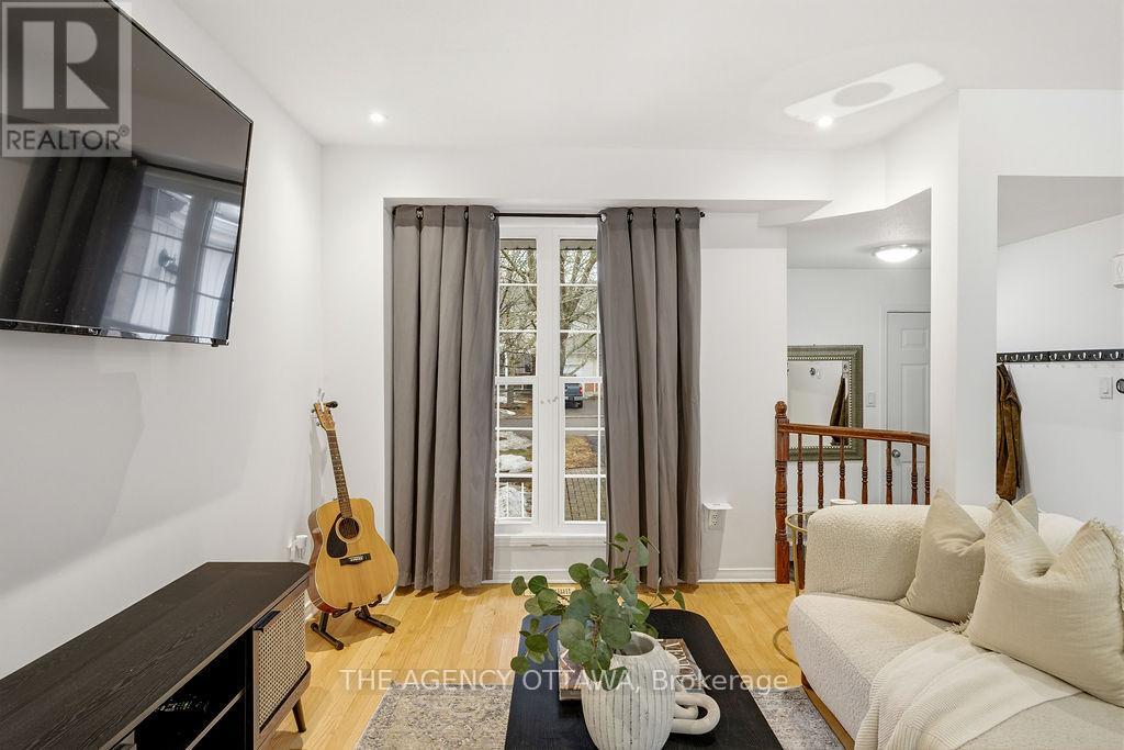 555 Aberfoyle Circle, Ottawa, Ontario  K2K 3R4 - Photo 7 - X12953264