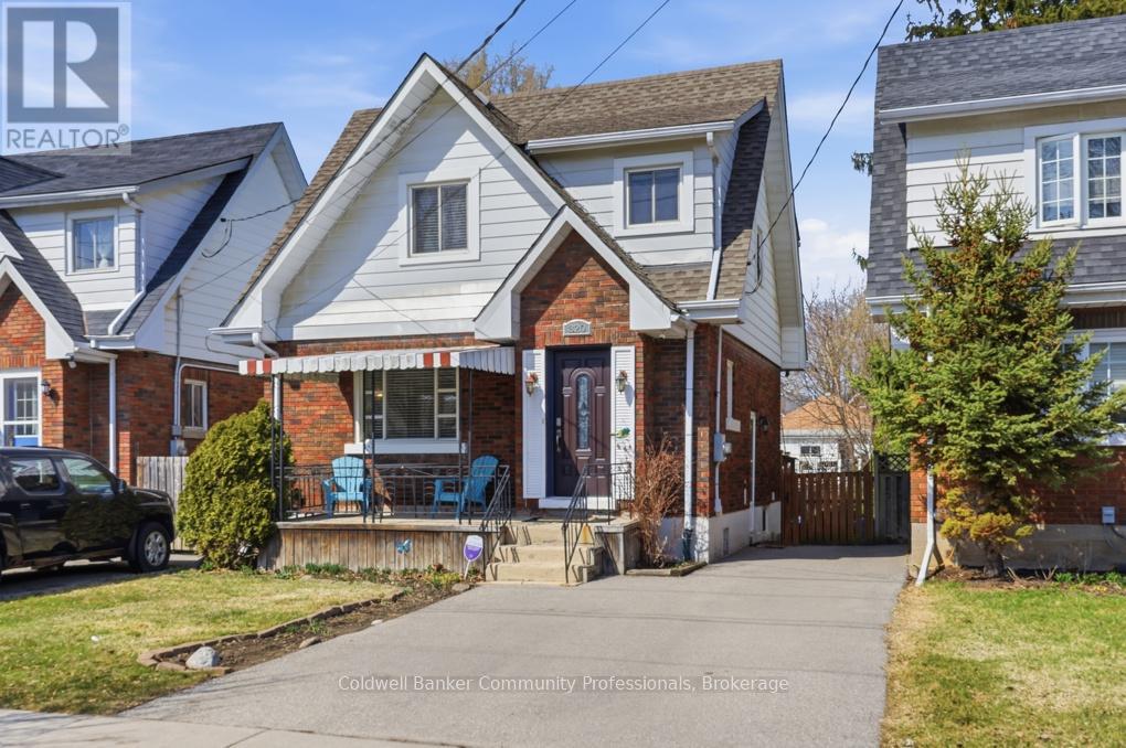 320 Darling Street, Brantford, Ontario  N3S 3Y2 - Photo 2 - X12953356