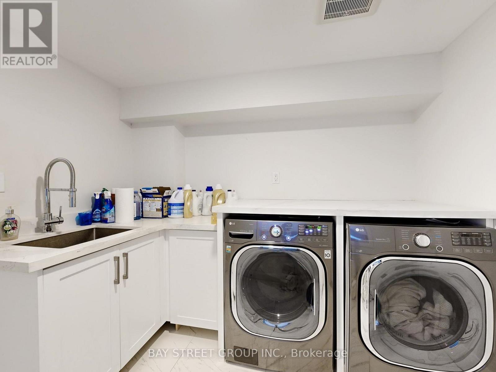 31 Evergreen Gardens, Toronto, Ontario  M4G 2Z5 - Photo 35 - C12949468