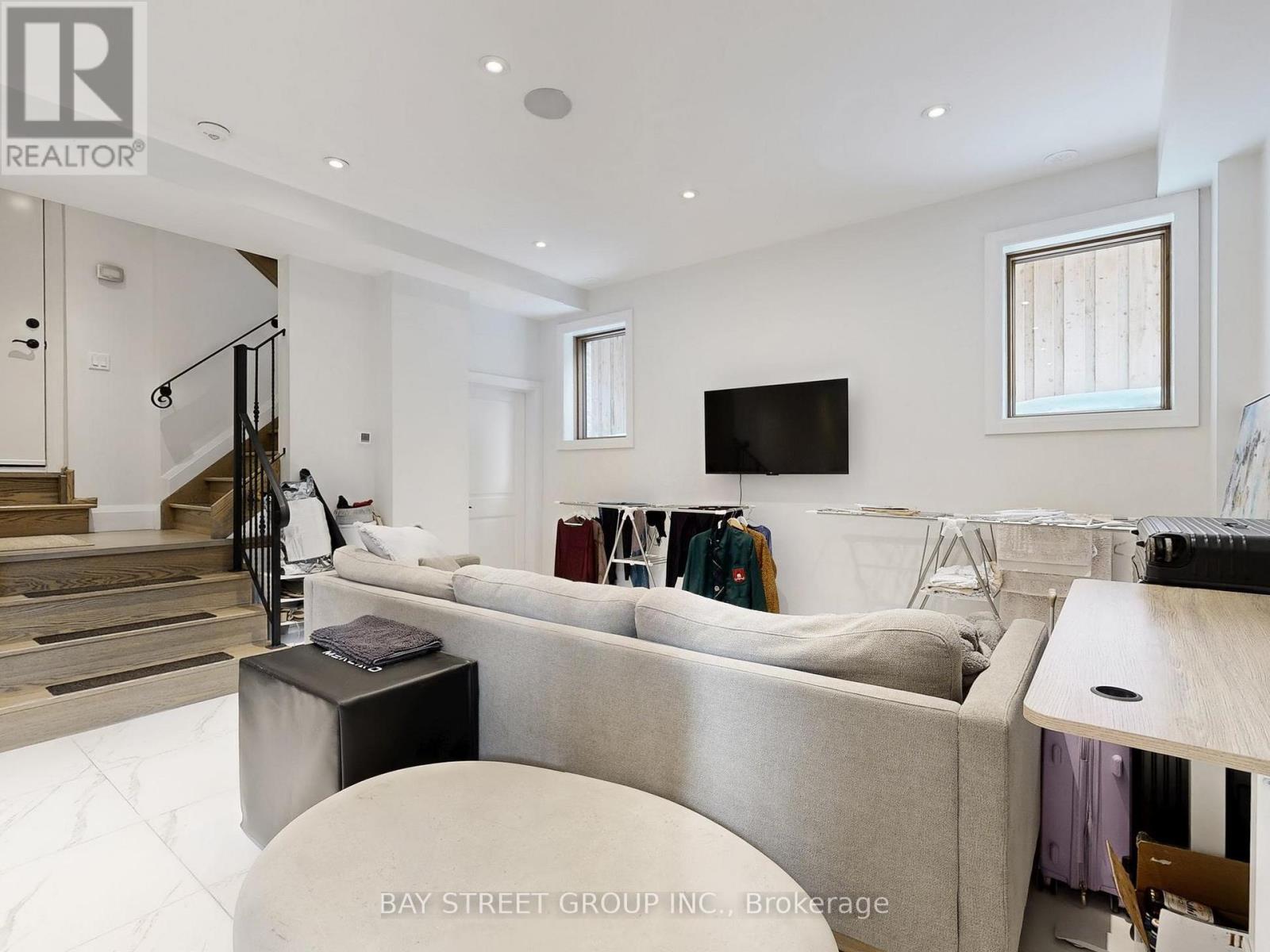 31 Evergreen Gardens, Toronto, Ontario  M4G 2Z5 - Photo 31 - C12949468