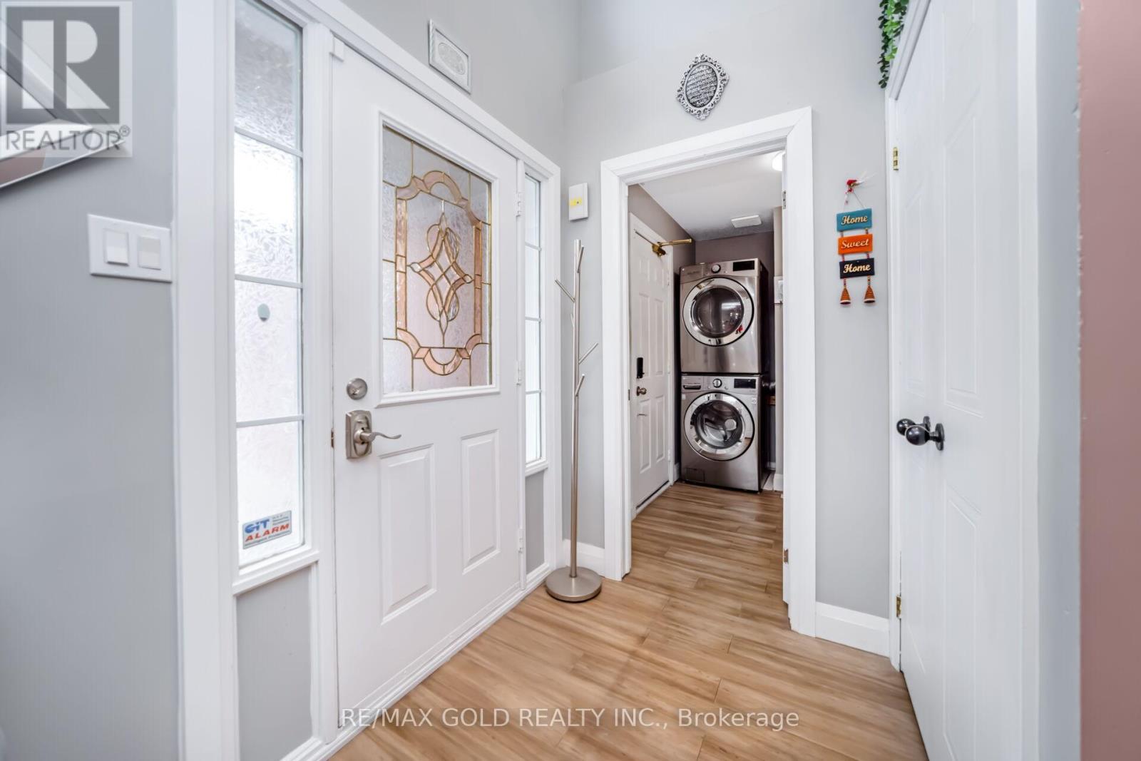 68 Benson Drive, Barrie, Ontario  L4N 7Y2 - Photo 5 - S12949596