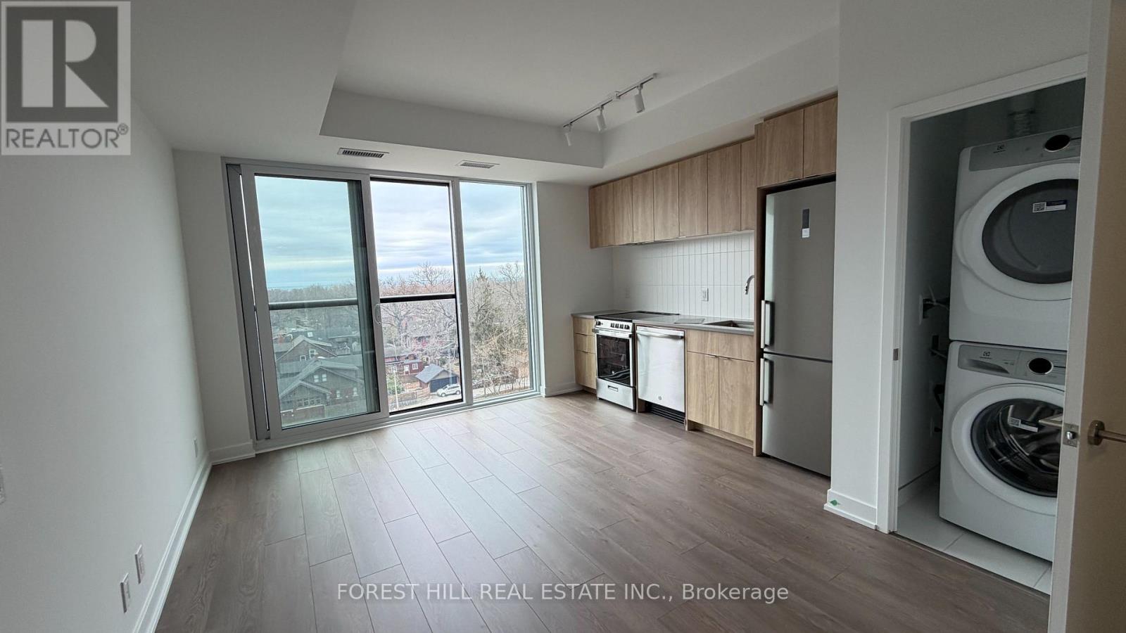 907 - 1660 Bloor Street, Toronto, Ontario M6P 1A8 - Photo 7 - W12911478