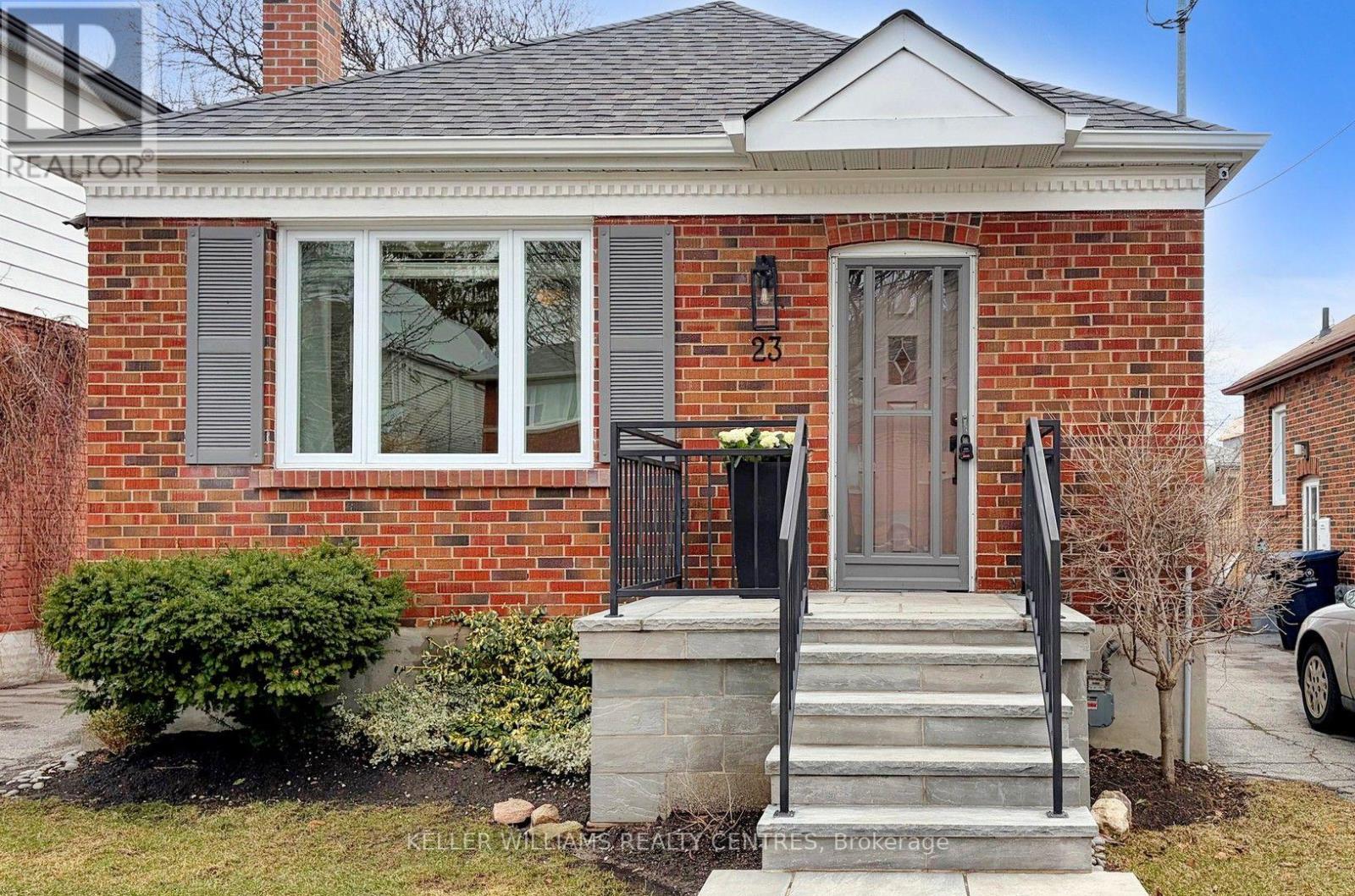 23 Thirteenth Street, Toronto, Ontario  M8V 3H3 - Photo 2 - W12952148