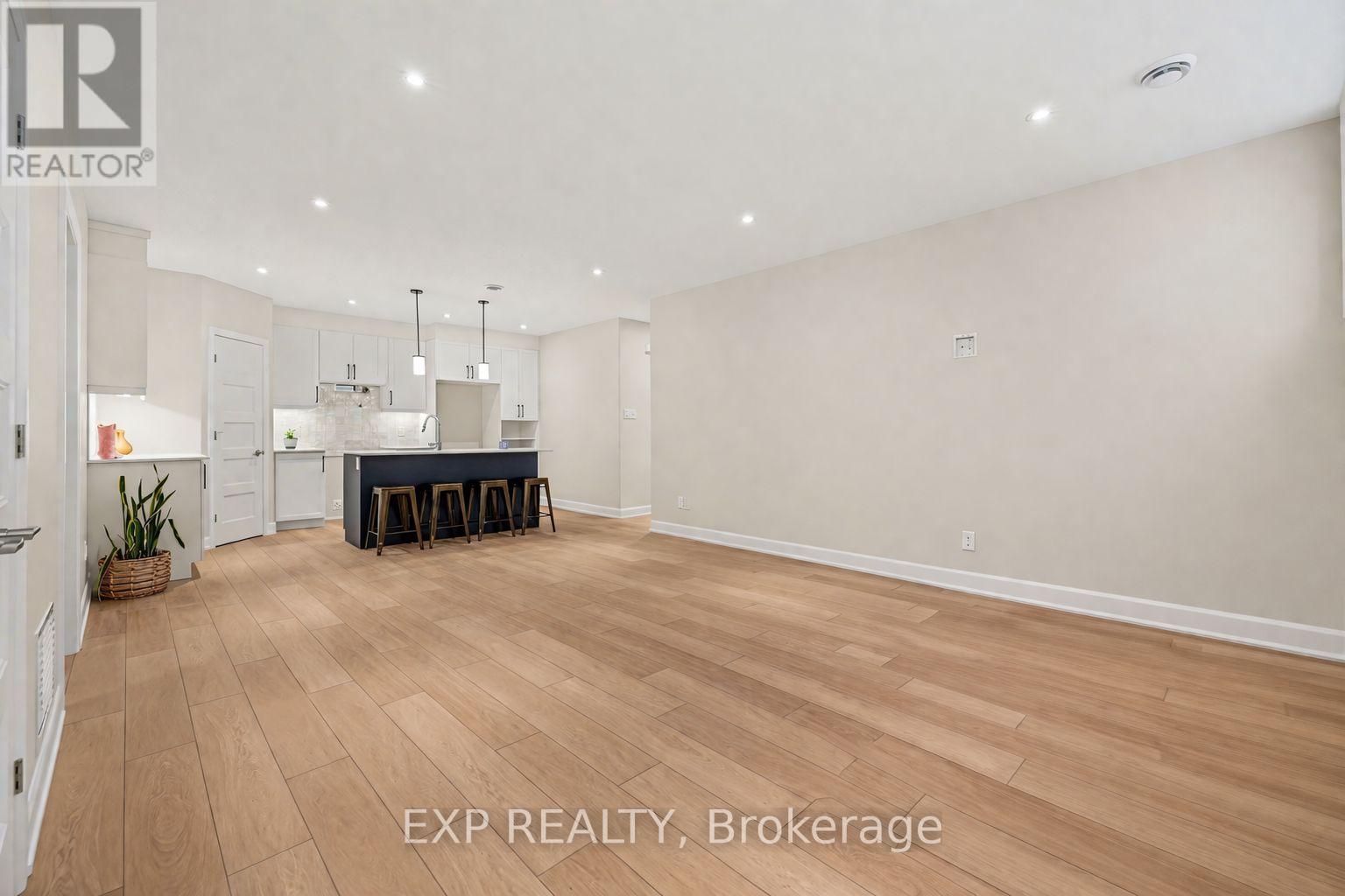 B - 448 Falcon Lane, Russell, Ontario  K4R 0M5 - Photo 5 - X12718724