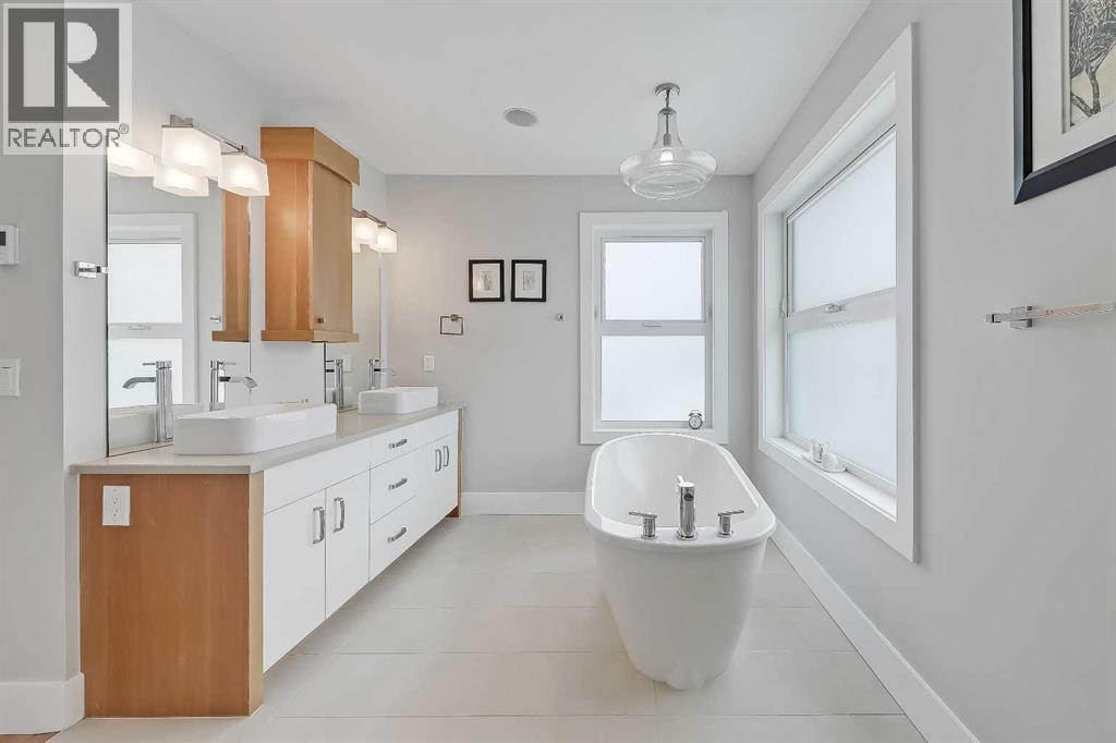 4512 21 Avenue NW, Calgary, Alberta  T3B 0W1 - Photo 28 - A2294574