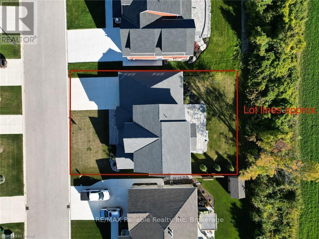 8 Thimbleweed Drive, Bluewater, Ontario  N0M 1G0 - Photo 4 - X12953014