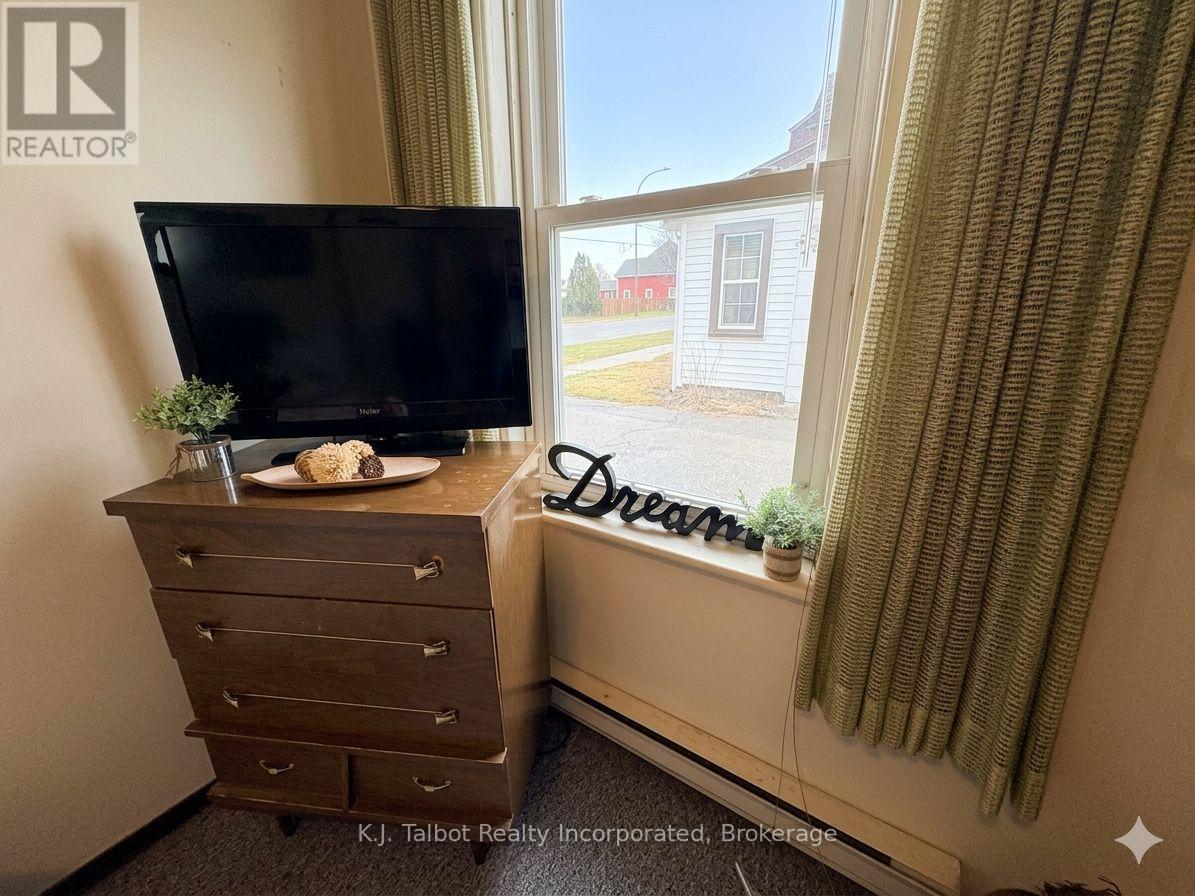 138 Britannia Road E, Goderich, Ontario  N7A 1H8 - Photo 14 - X12953092