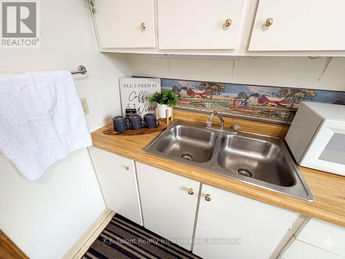 138 Britannia Road E, Goderich, Ontario  N7A 1H8 - Photo 9 - X12953092