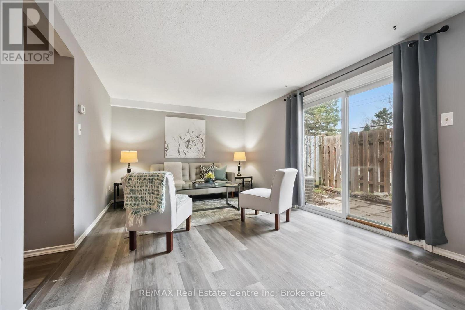 17 - 120 Country Club Drive, Guelph, Ontario  N1E 3K7 - Photo 3 - X12953248