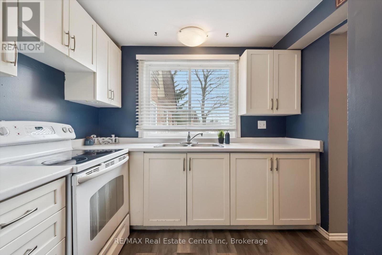 17 - 120 Country Club Drive, Guelph, Ontario  N1E 3K7 - Photo 7 - X12953248