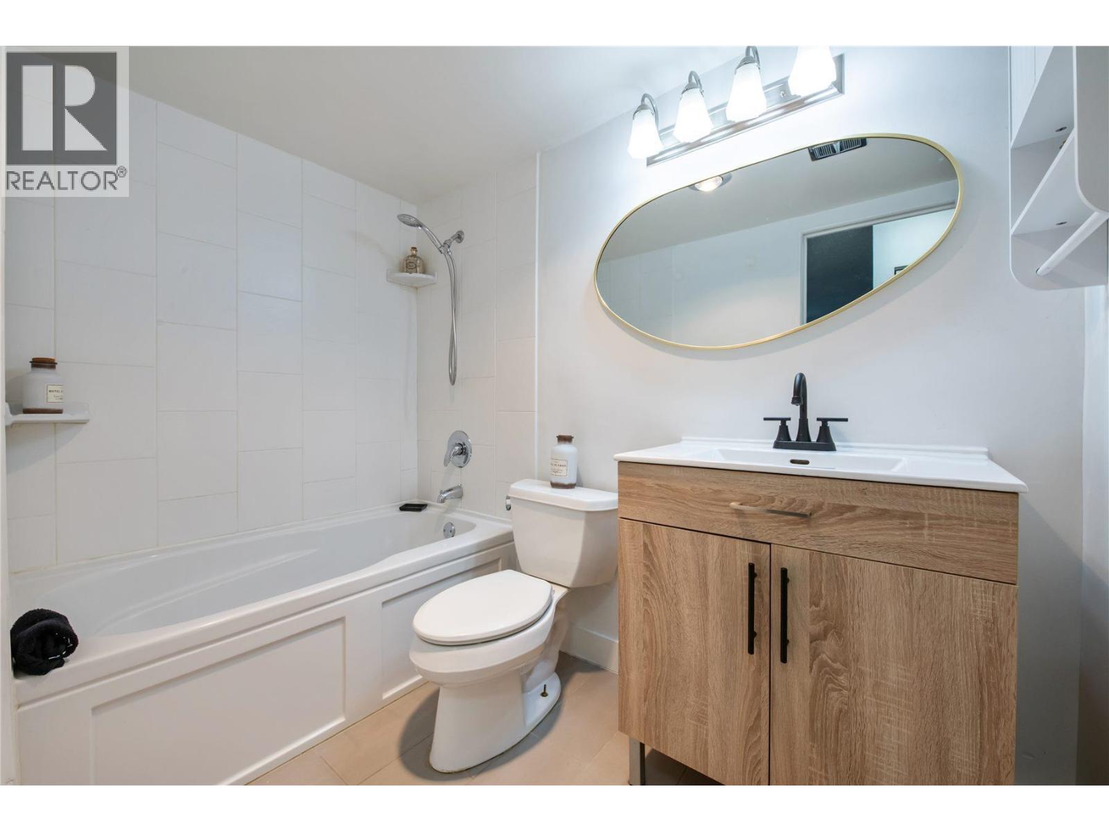 212 780 Premier Street, North Vancouver, British Columbia  V7J 2G8 - Photo 12 - R3106373