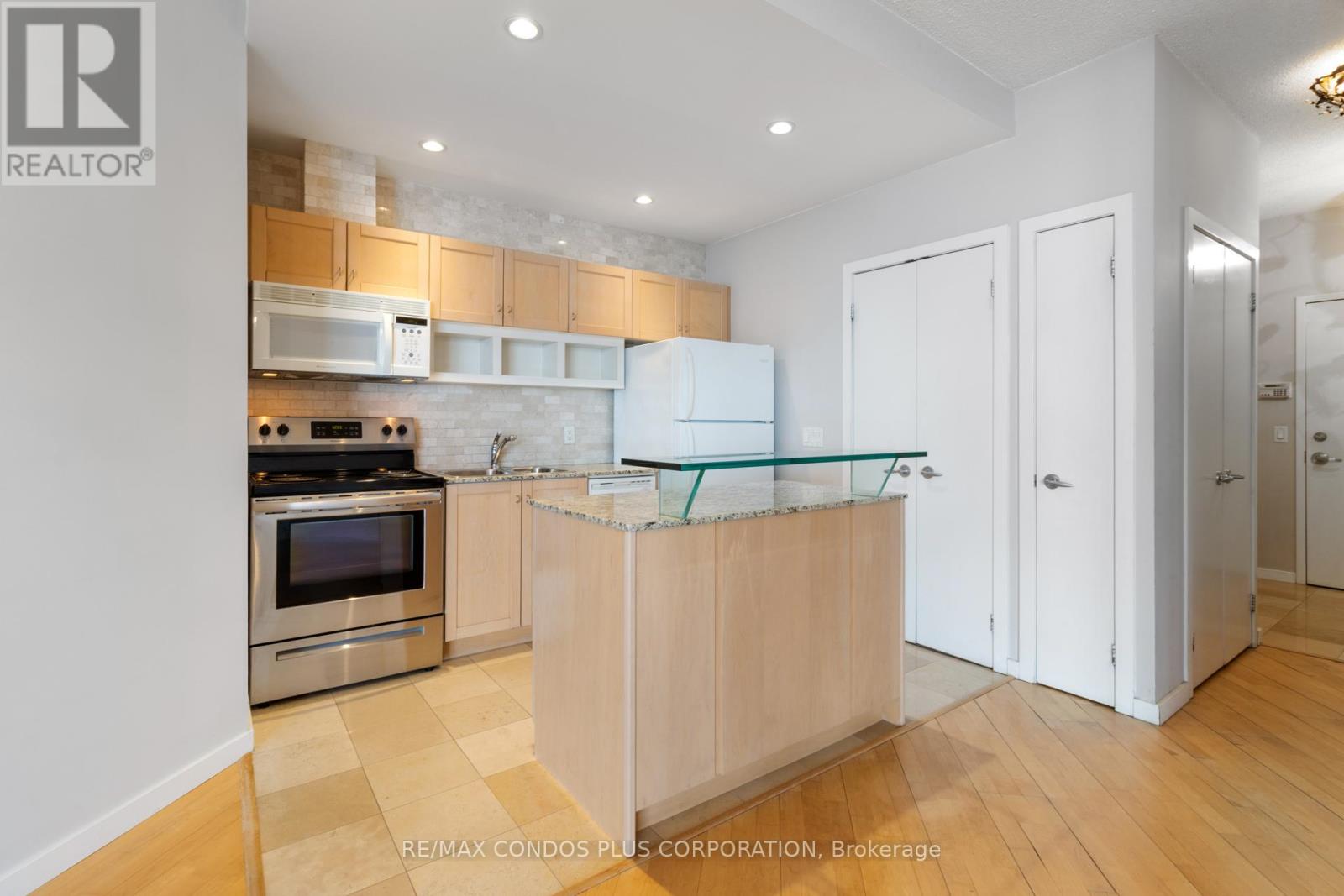 3009 - 8 York Street, Toronto, Ontario  M5J 2Y2 - Photo 10 - C12953062