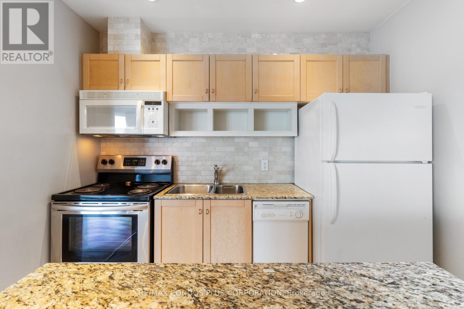 3009 - 8 York Street, Toronto, Ontario  M5J 2Y2 - Photo 13 - C12953062