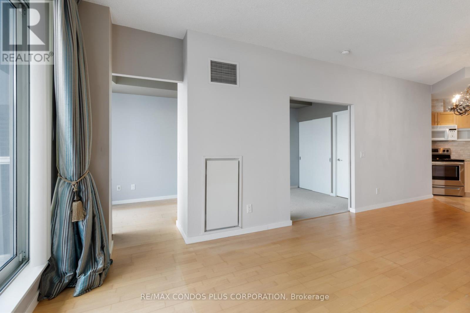 3009 - 8 York Street, Toronto, Ontario  M5J 2Y2 - Photo 23 - C12953062