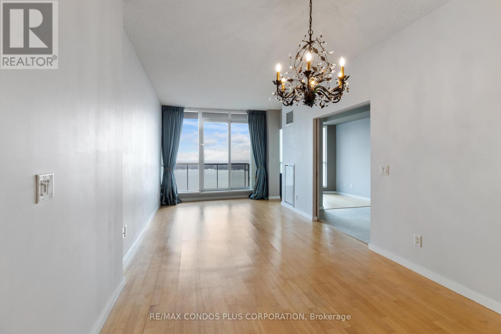 3009 - 8 York Street, Toronto, Ontario  M5J 2Y2 - Photo 3 - C12953062