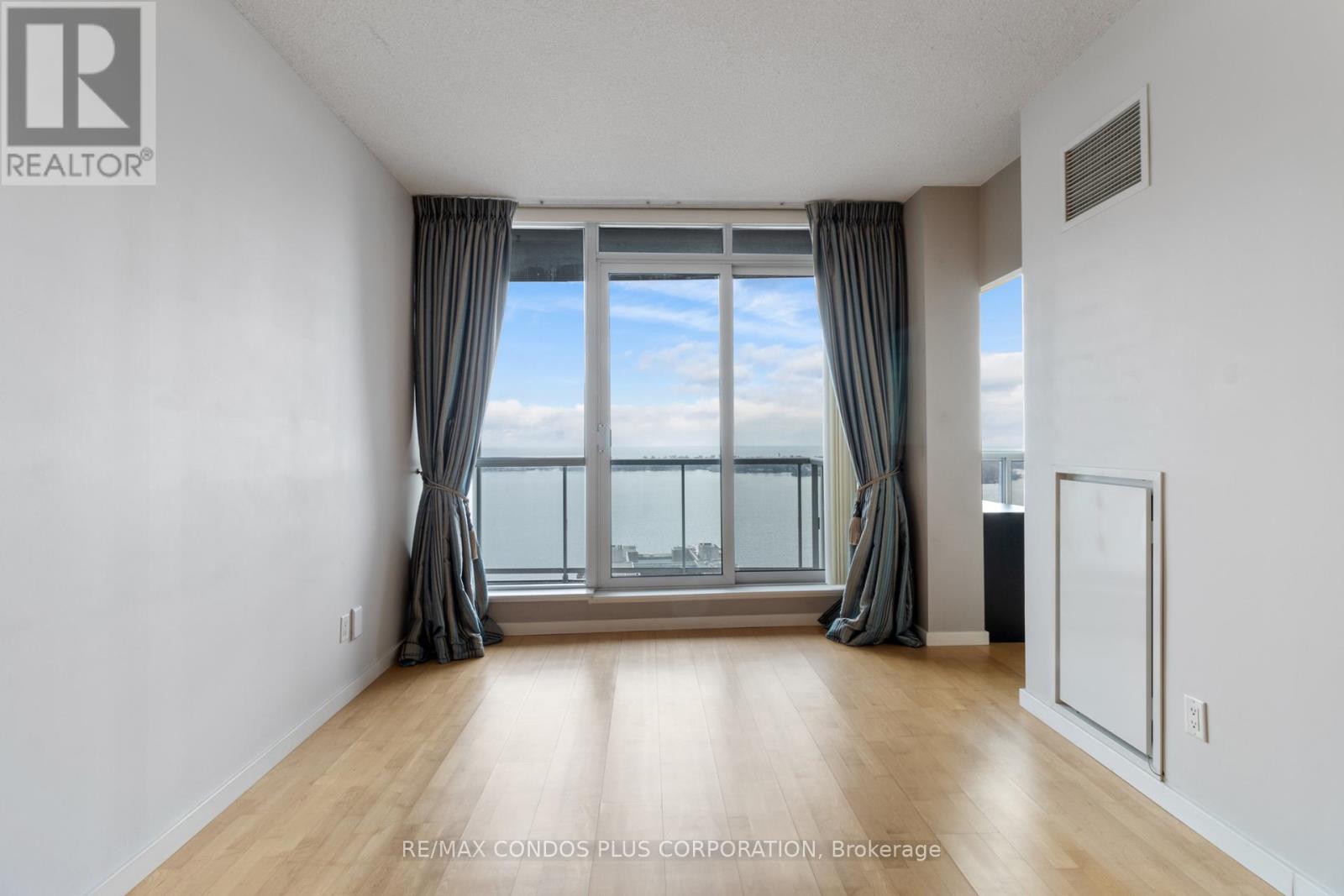 3009 - 8 York Street, Toronto, Ontario  M5J 2Y2 - Photo 6 - C12953062