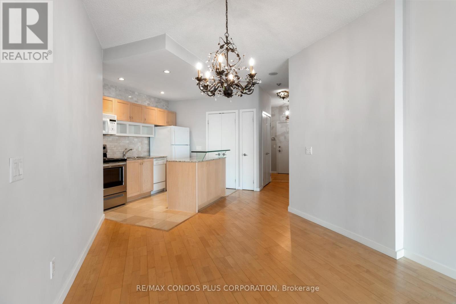 3009 - 8 York Street, Toronto, Ontario  M5J 2Y2 - Photo 8 - C12953062