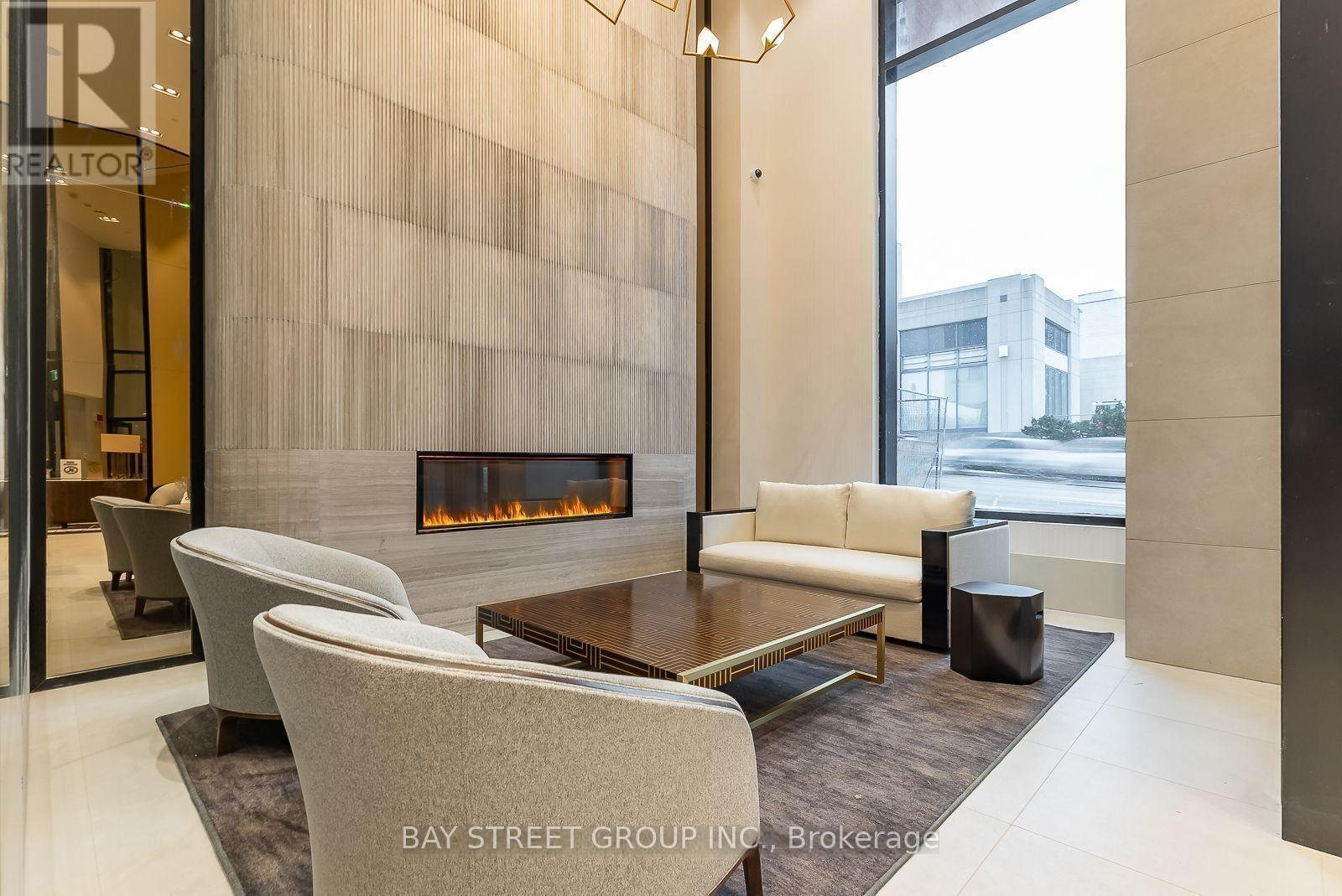 735 - 2020 Bathurst Street, Toronto, Ontario M5P 0A6 - Photo 3 - C12953132