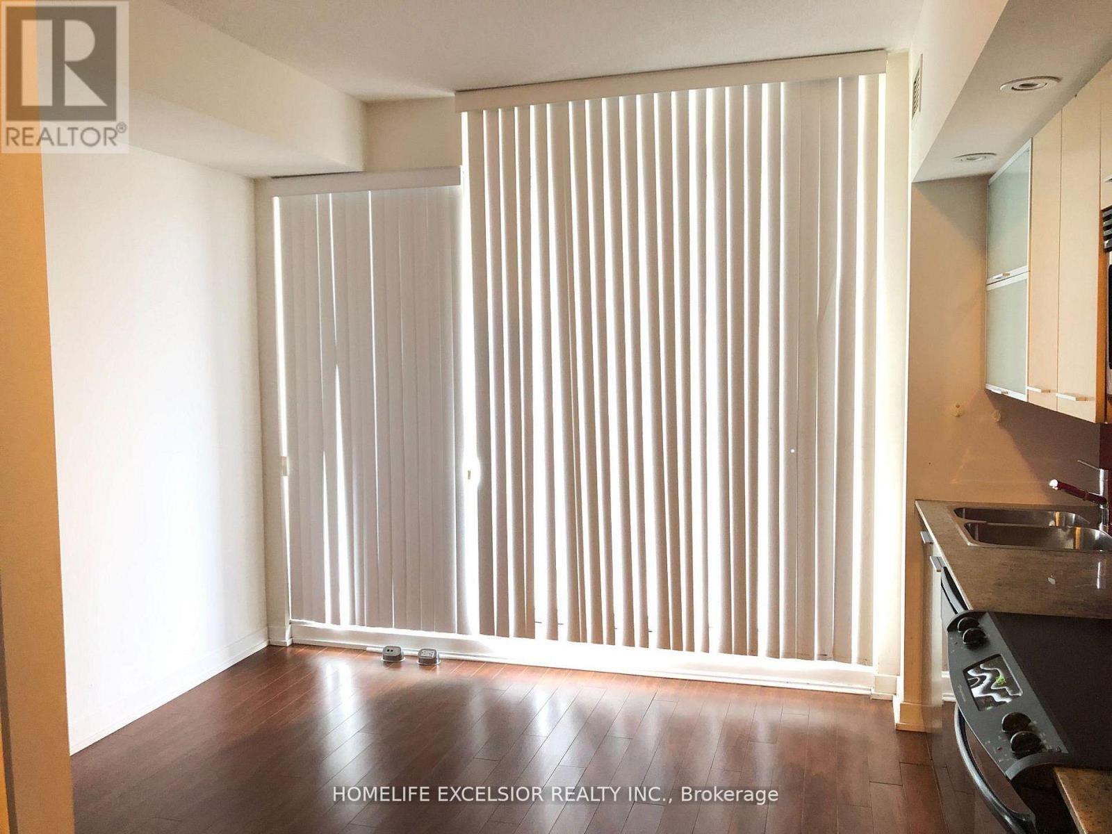 720 - 8 Telegram Mews, Toronto, Ontario M5V 3Z5 - Photo 12 - C12953224