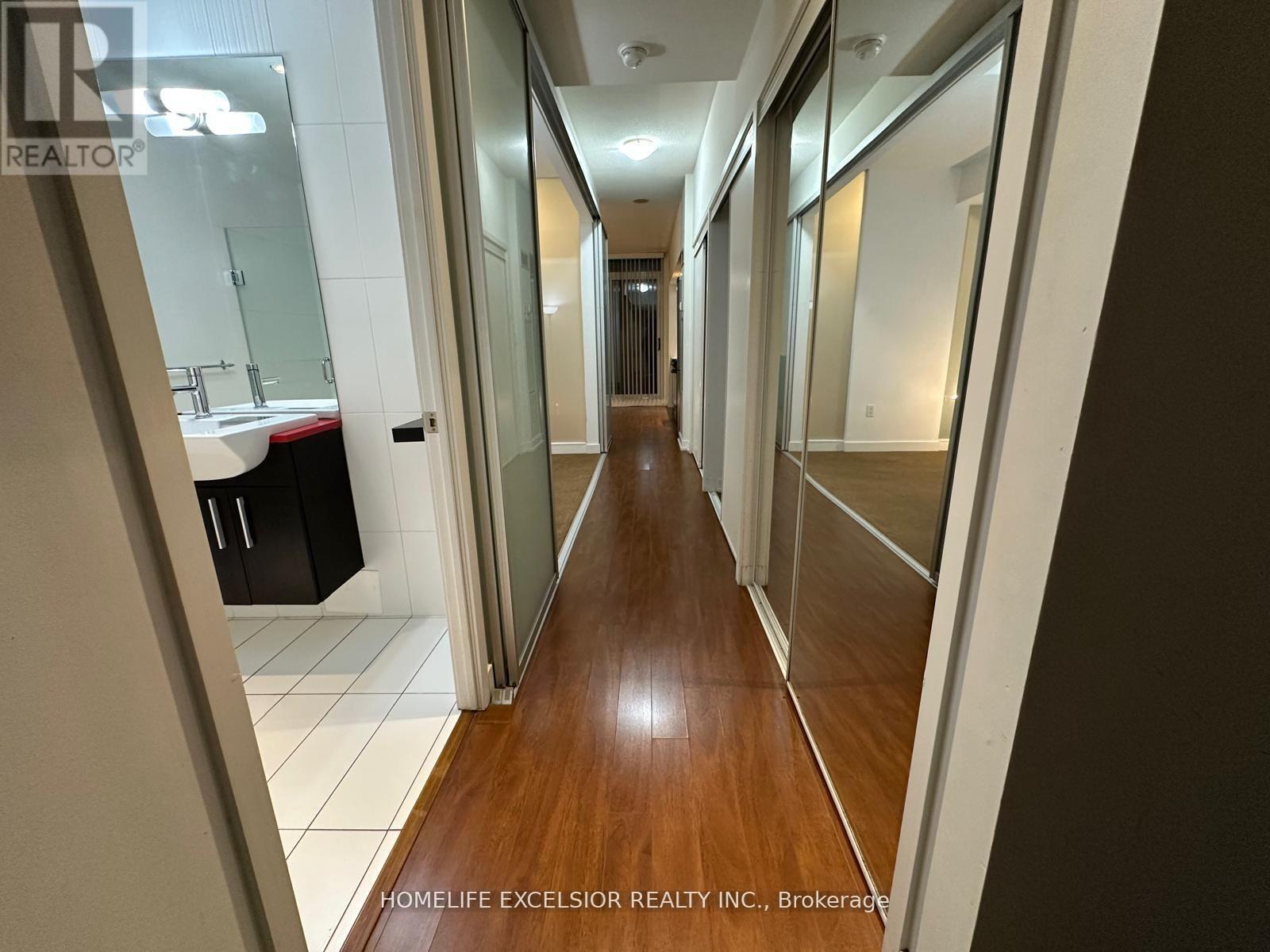 720 - 8 Telegram Mews, Toronto, Ontario M5V 3Z5 - Photo 15 - C12953224