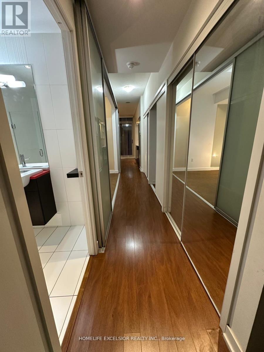 720 - 8 Telegram Mews, Toronto, Ontario M5V 3Z5 - Photo 16 - C12953224