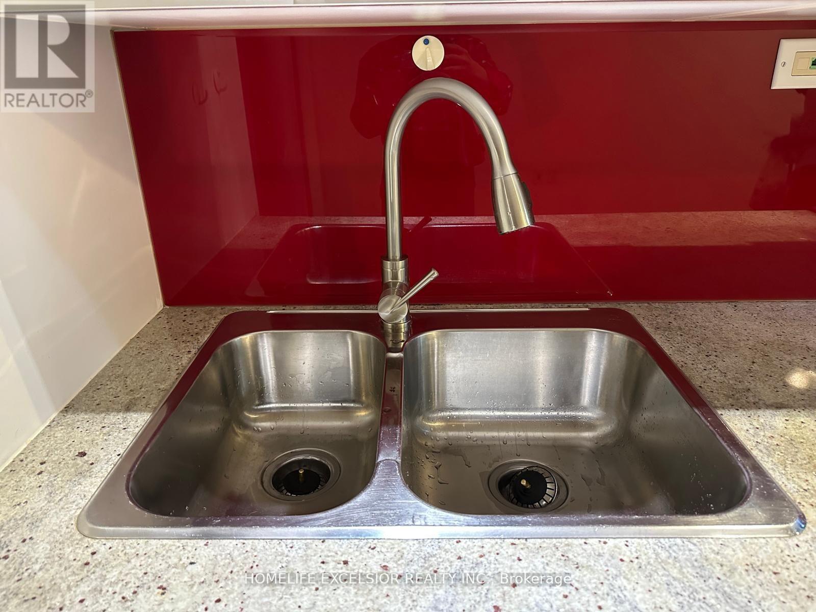 720 - 8 Telegram Mews, Toronto, Ontario M5V 3Z5 - Photo 2 - C12953224