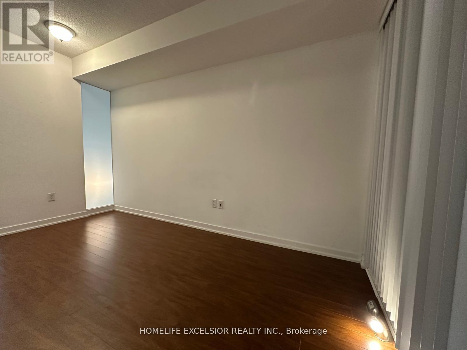 720 - 8 Telegram Mews, Toronto, Ontario M5V 3Z5 - Photo 4 - C12953224