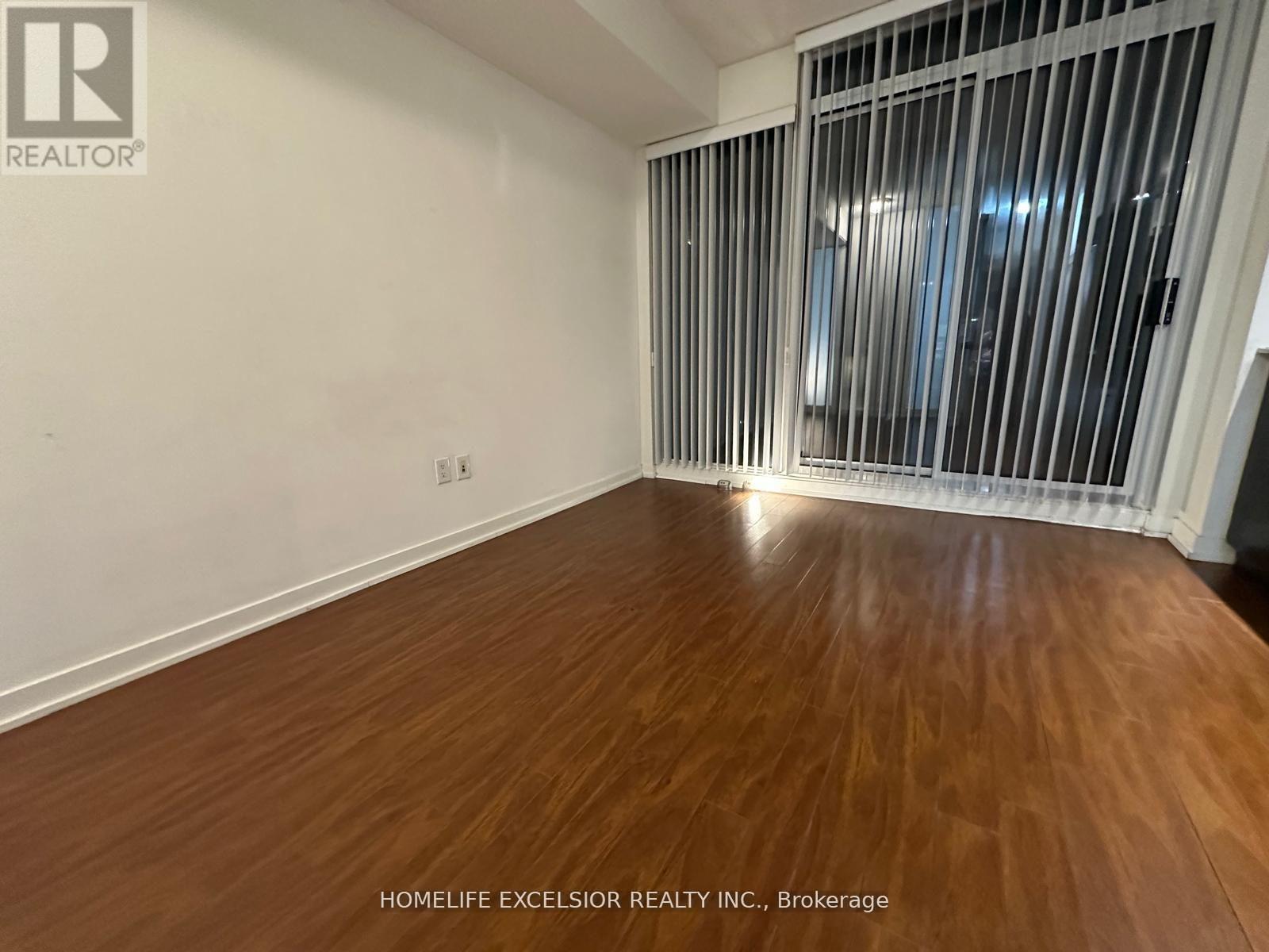 720 - 8 Telegram Mews, Toronto, Ontario M5V 3Z5 - Photo 8 - C12953224