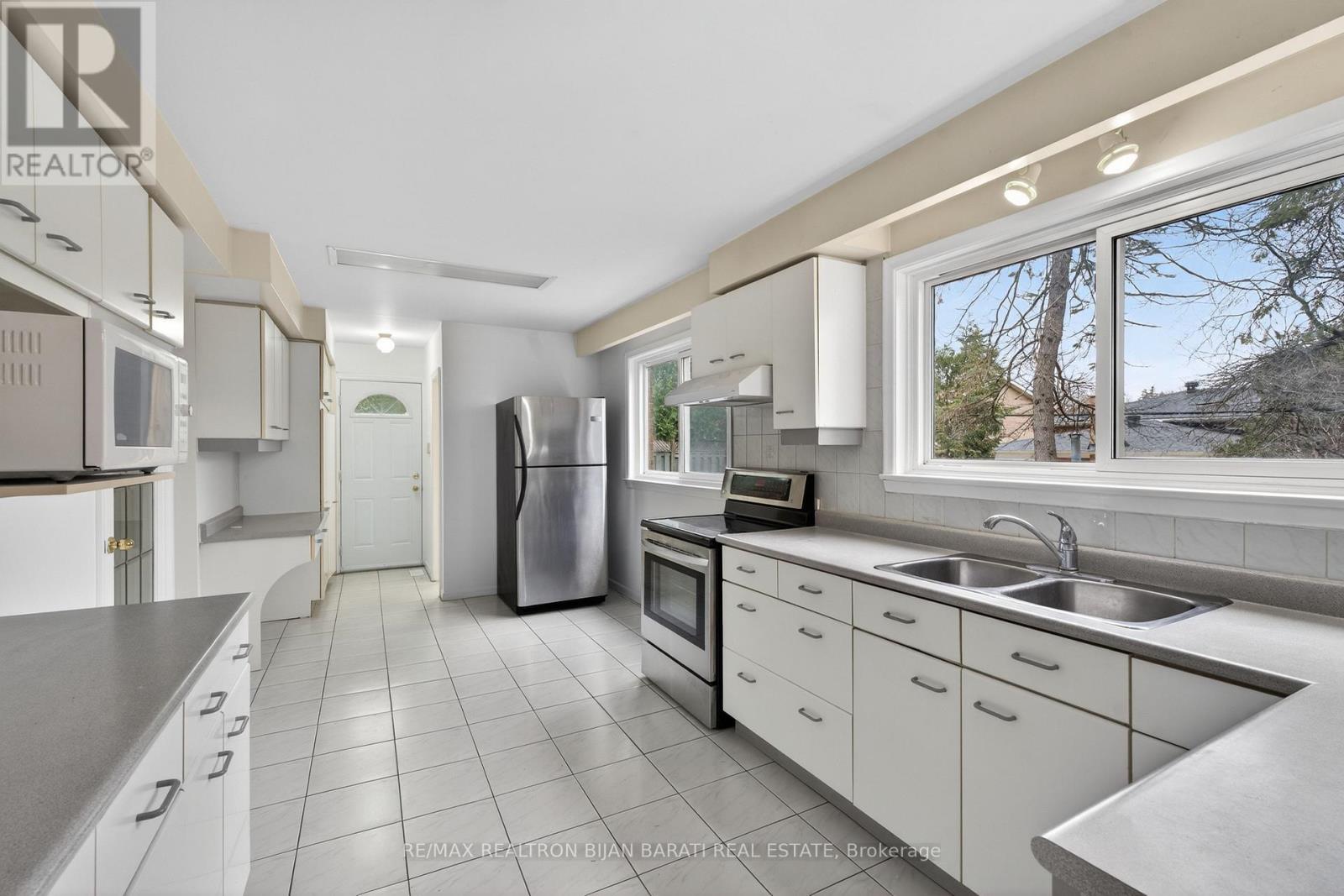 298 Newton Drive, Toronto, Ontario  M2M 2P8 - Photo 10 - C12953238