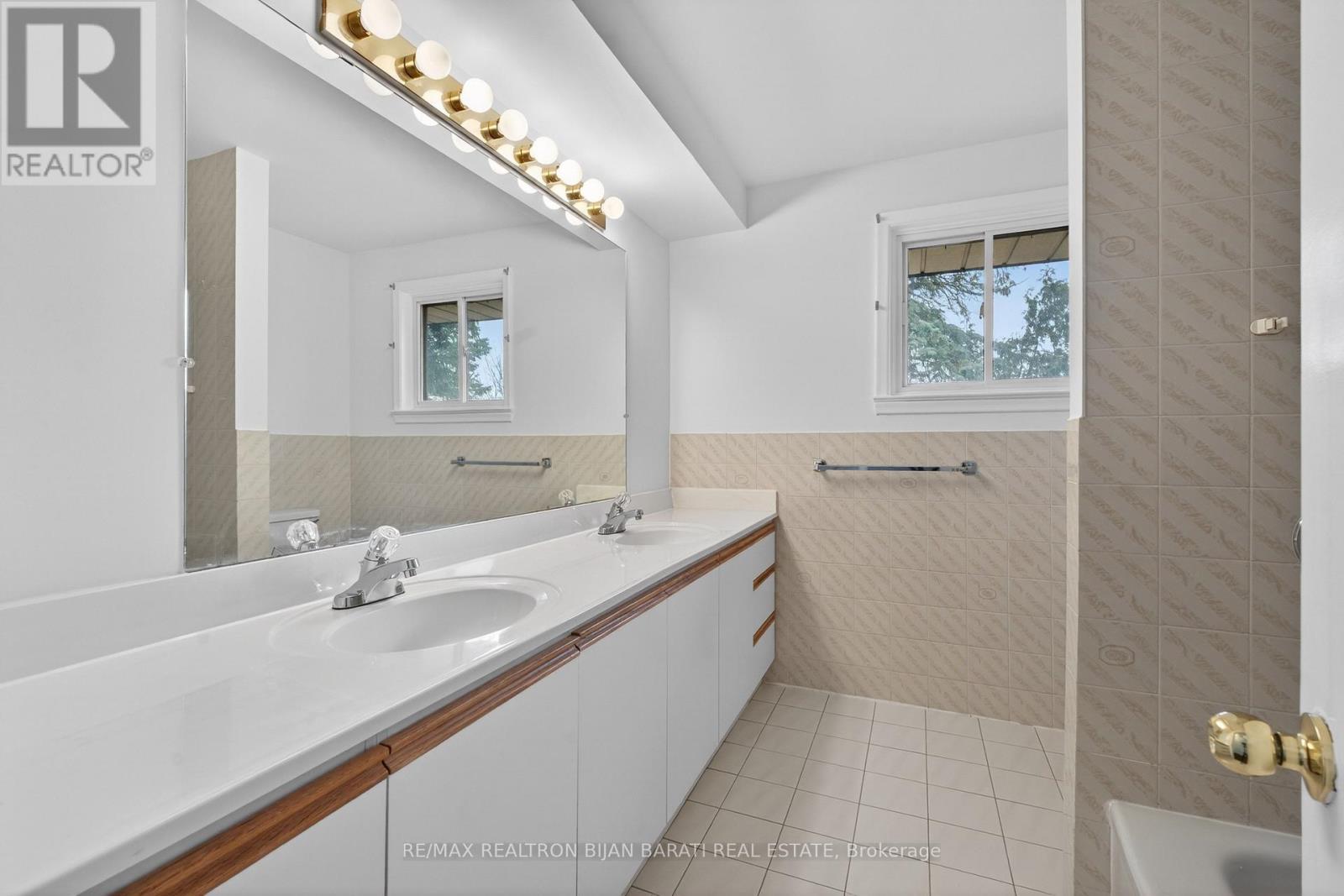 298 Newton Drive, Toronto, Ontario  M2M 2P8 - Photo 19 - C12953238