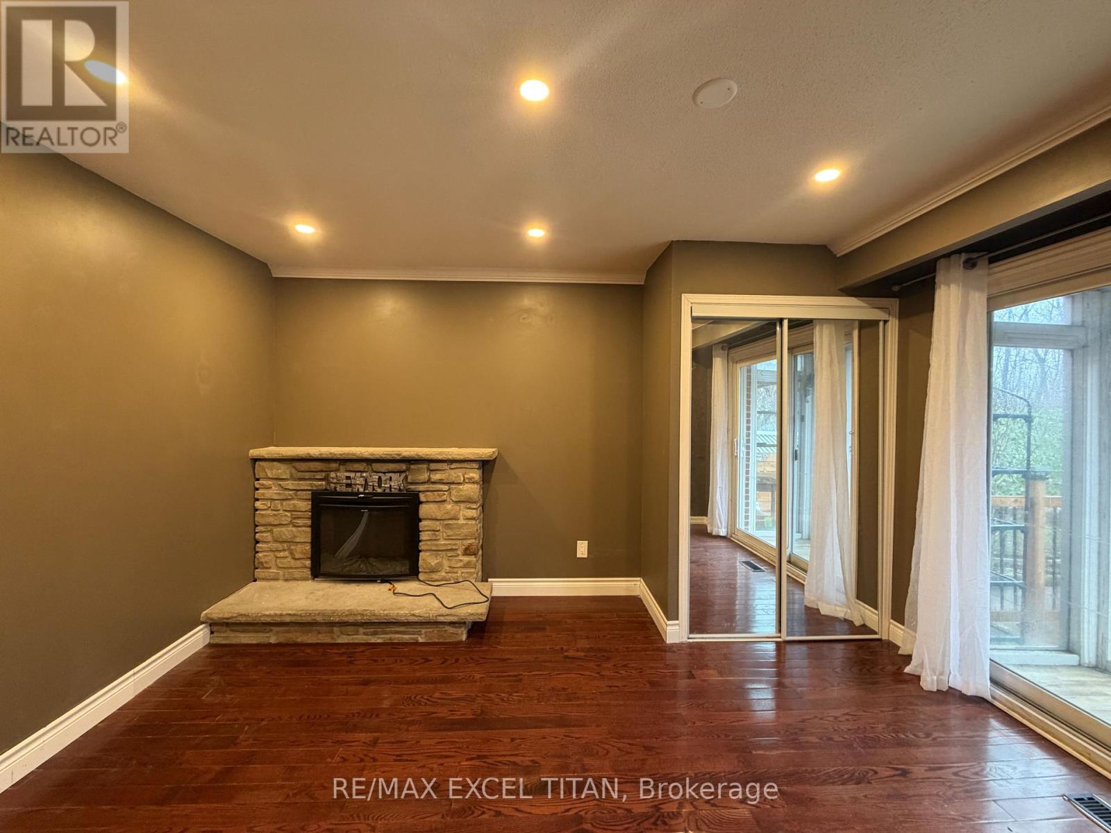 Lower - 251 Shawnee Circle, Toronto, Ontario  M2H 2Y3 - Photo 2 - C12953270