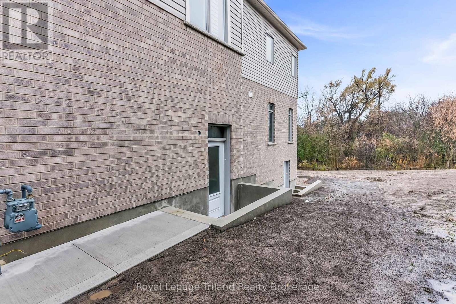 1242 Caen Avenue, Woodstock, Ontario  N4T 0J4 - Photo 3 - X12952980