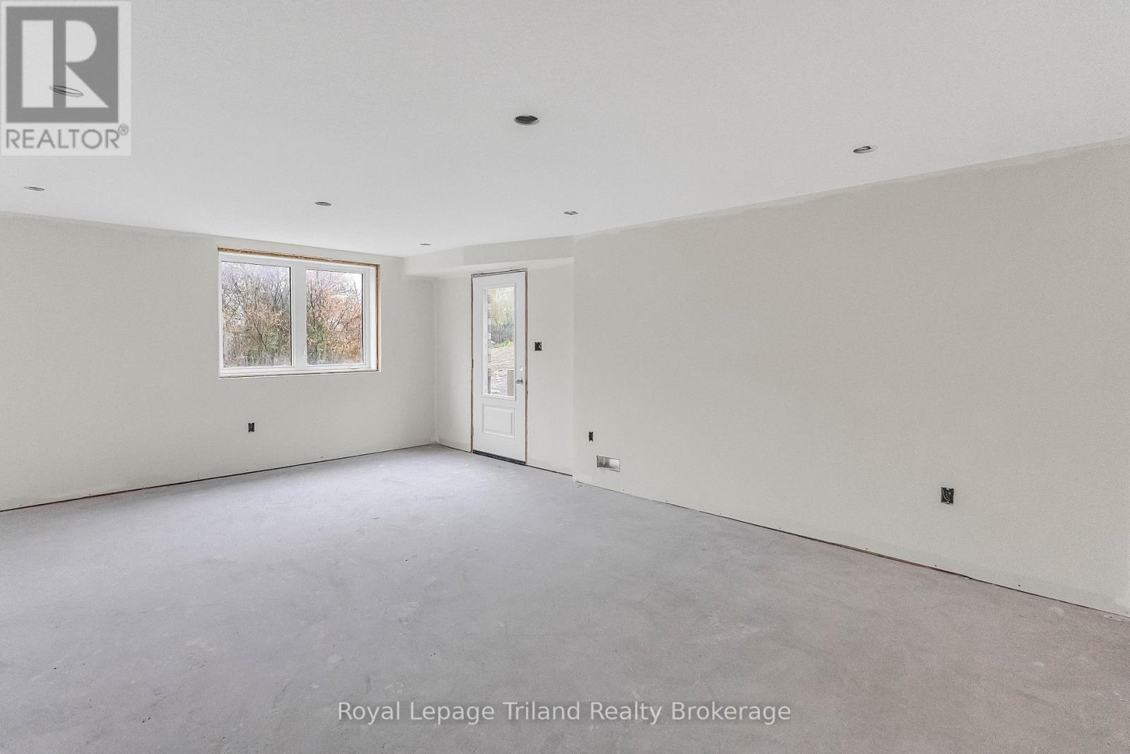 1242 Caen Avenue, Woodstock, Ontario  N4T 0J4 - Photo 8 - X12952980