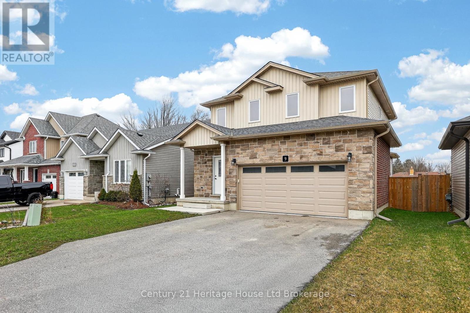 9 Reeves Road, Ingersoll, Ontario  N5C 0E1 - Photo 3 - X12953118