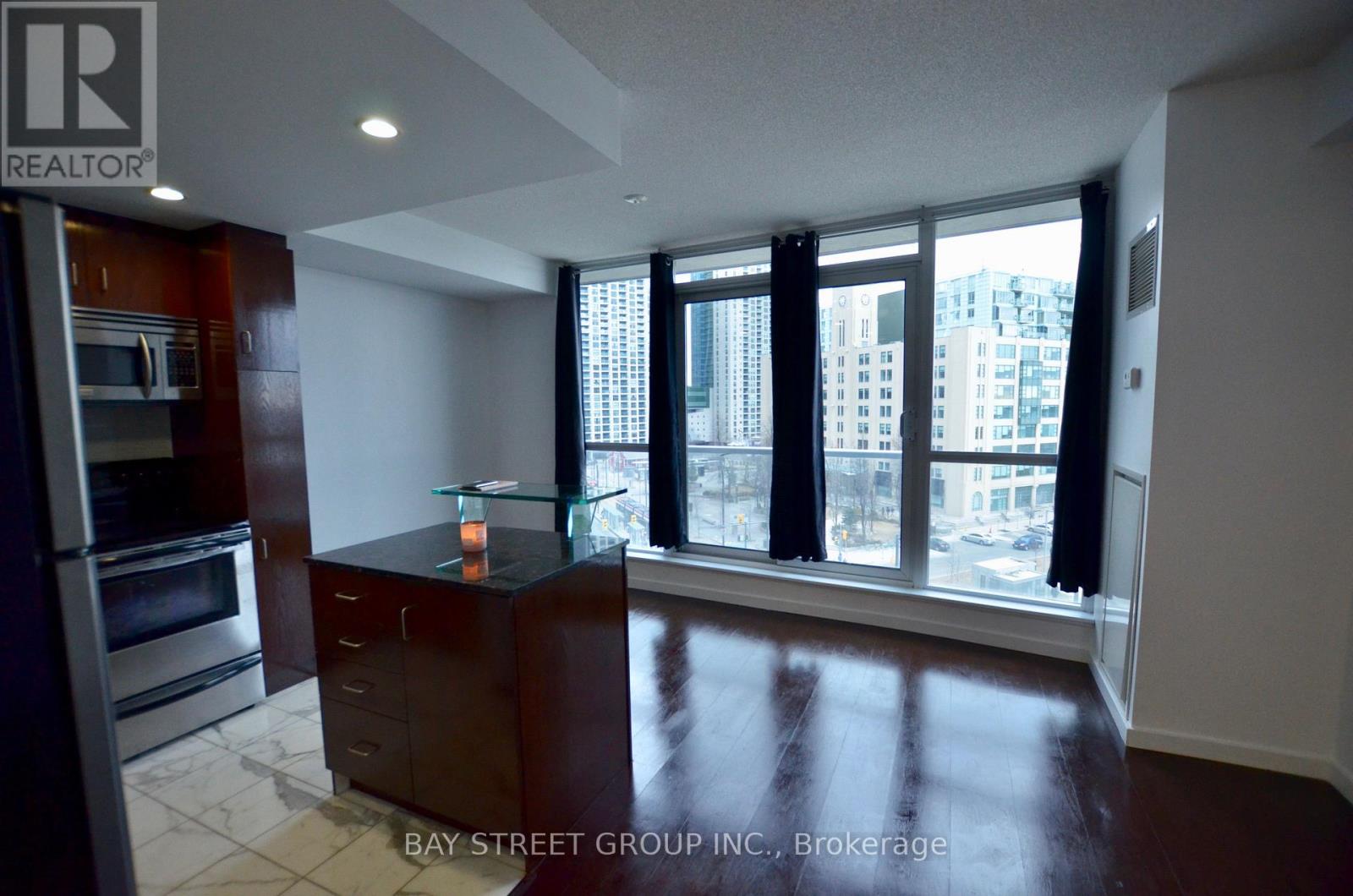 604 - 218 Queens Quay W, Toronto, Ontario  M5J 2Y6 - Photo 18 - C12730154