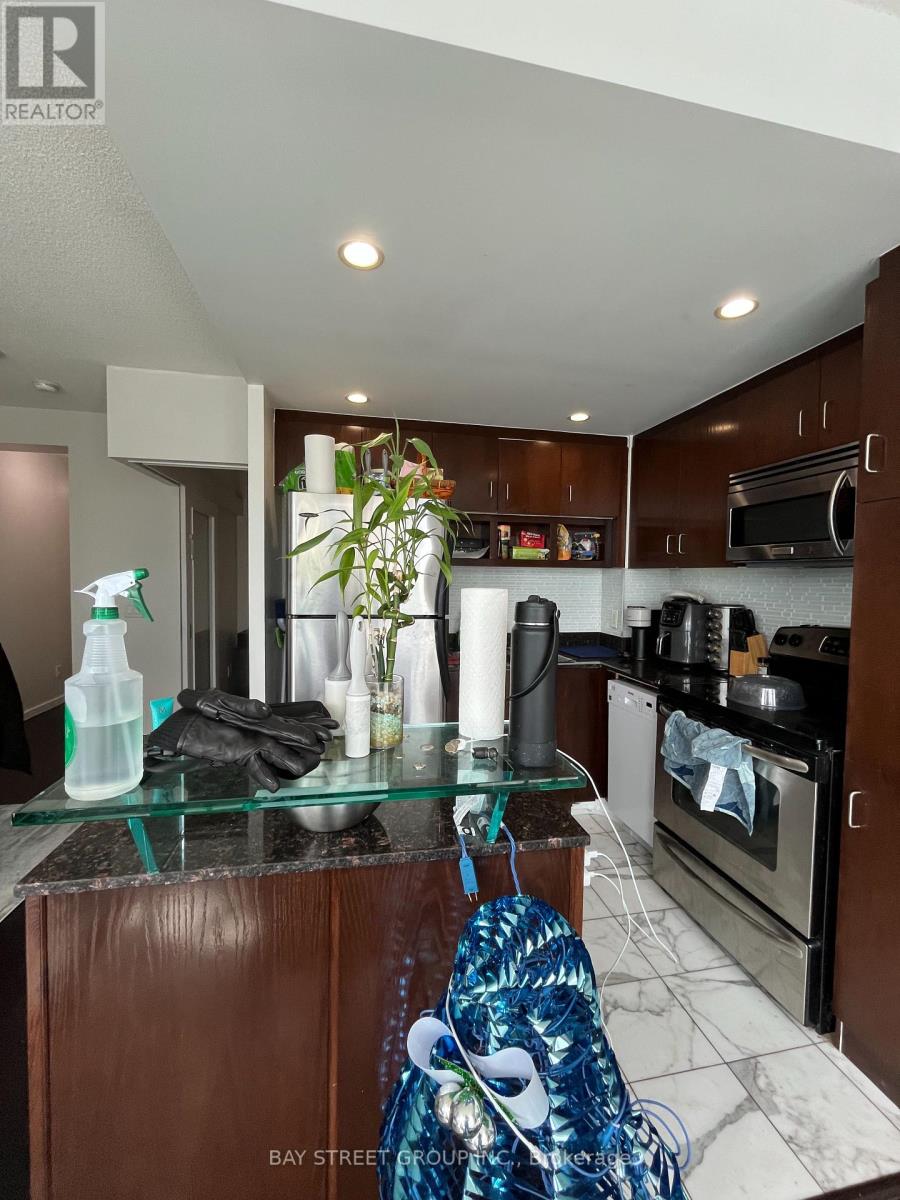 604 - 218 Queens Quay W, Toronto, Ontario  M5J 2Y6 - Photo 17 - C12730154