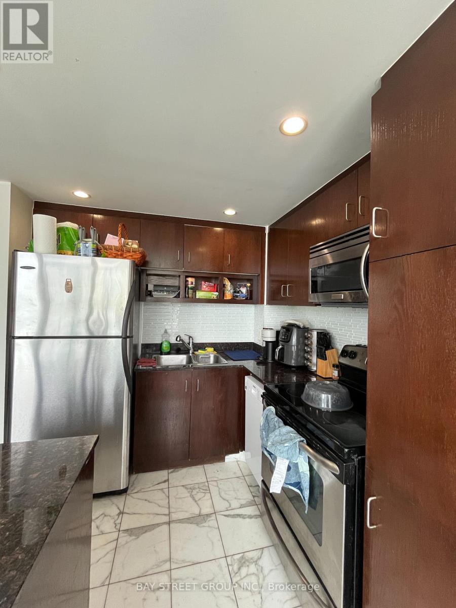 604 - 218 Queens Quay W, Toronto, Ontario  M5J 2Y6 - Photo 11 - C12730154