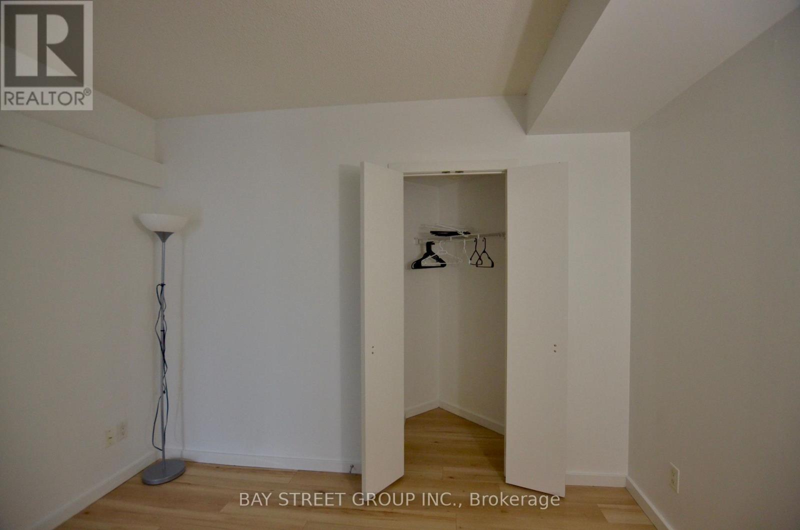 604 - 218 Queens Quay W, Toronto, Ontario  M5J 2Y6 - Photo 24 - C12730154