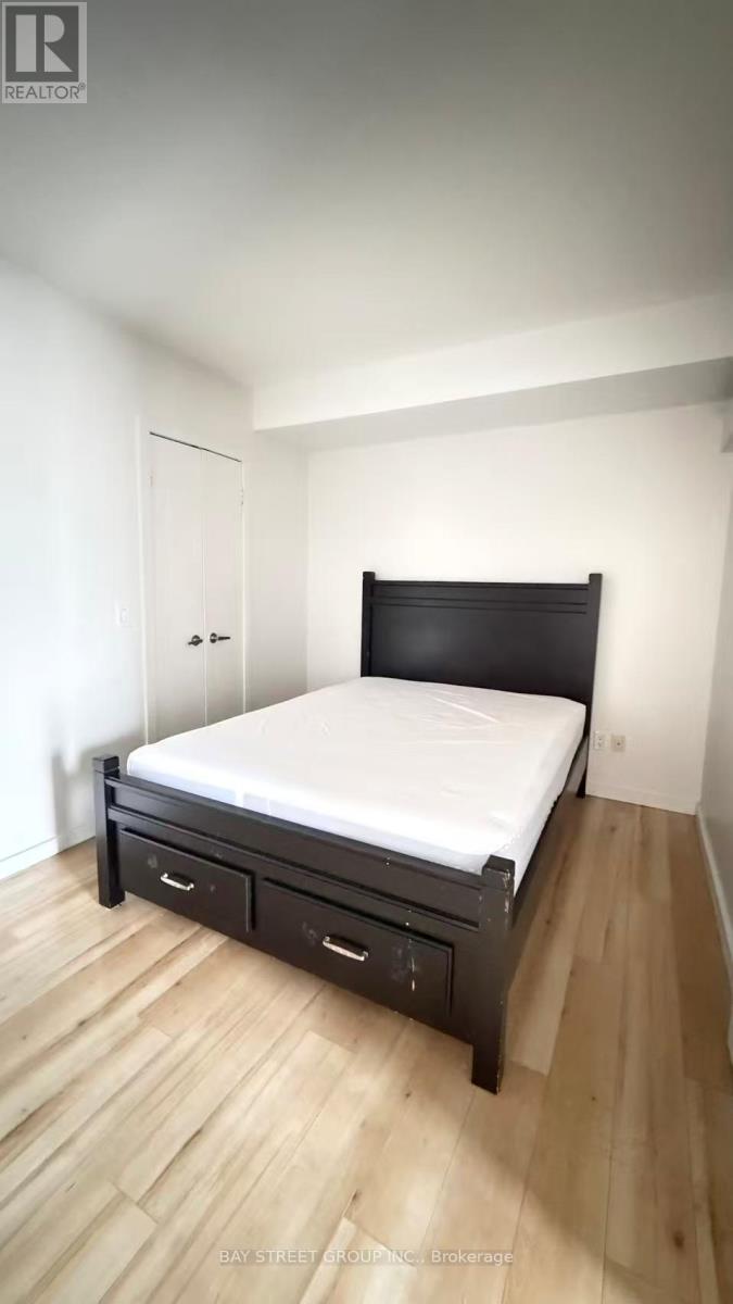 604 - 218 Queens Quay W, Toronto, Ontario  M5J 2Y6 - Photo 7 - C12730154