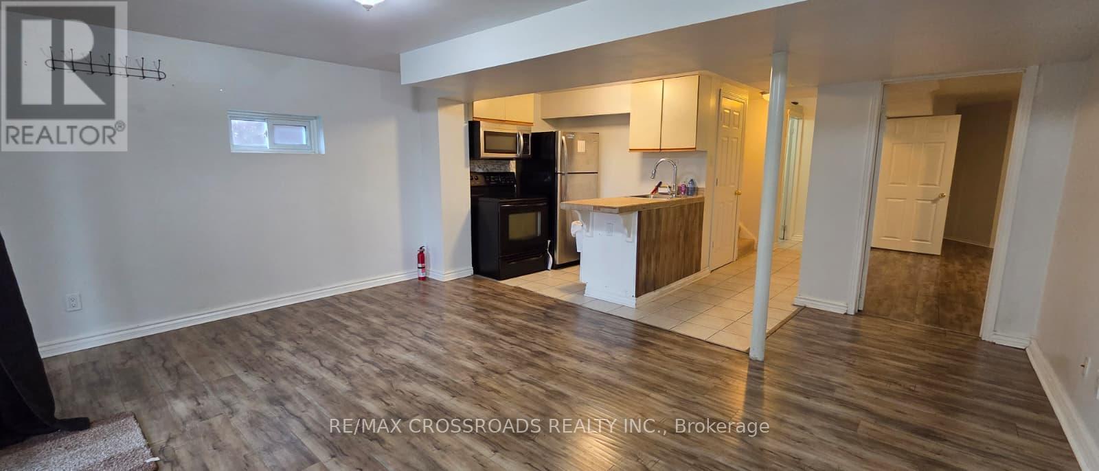 21 Fernbank Place, Whitby, Ontario  L1R 1S9 - Photo 10 - E12953256