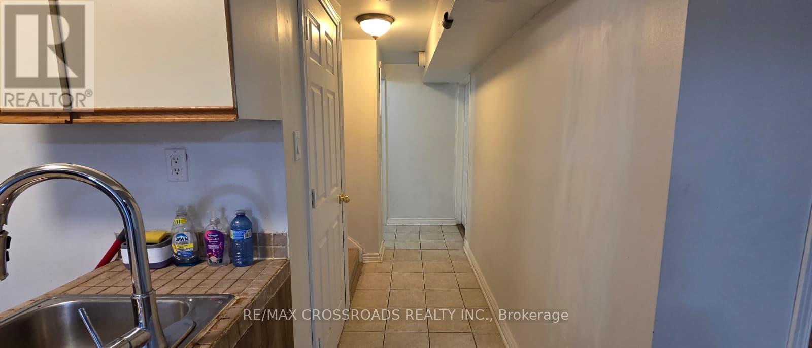 21 Fernbank Place, Whitby, Ontario  L1R 1S9 - Photo 11 - E12953256