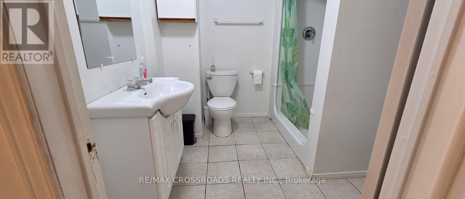 21 Fernbank Place, Whitby, Ontario  L1R 1S9 - Photo 15 - E12953256